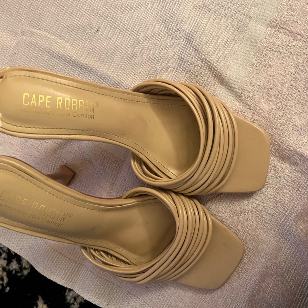 Cape Robbin Women's Cream Heels